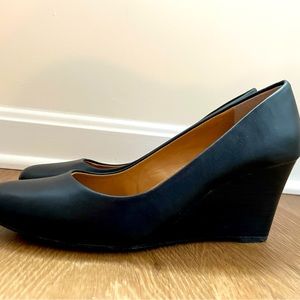Nine West Black Wedge Pumps